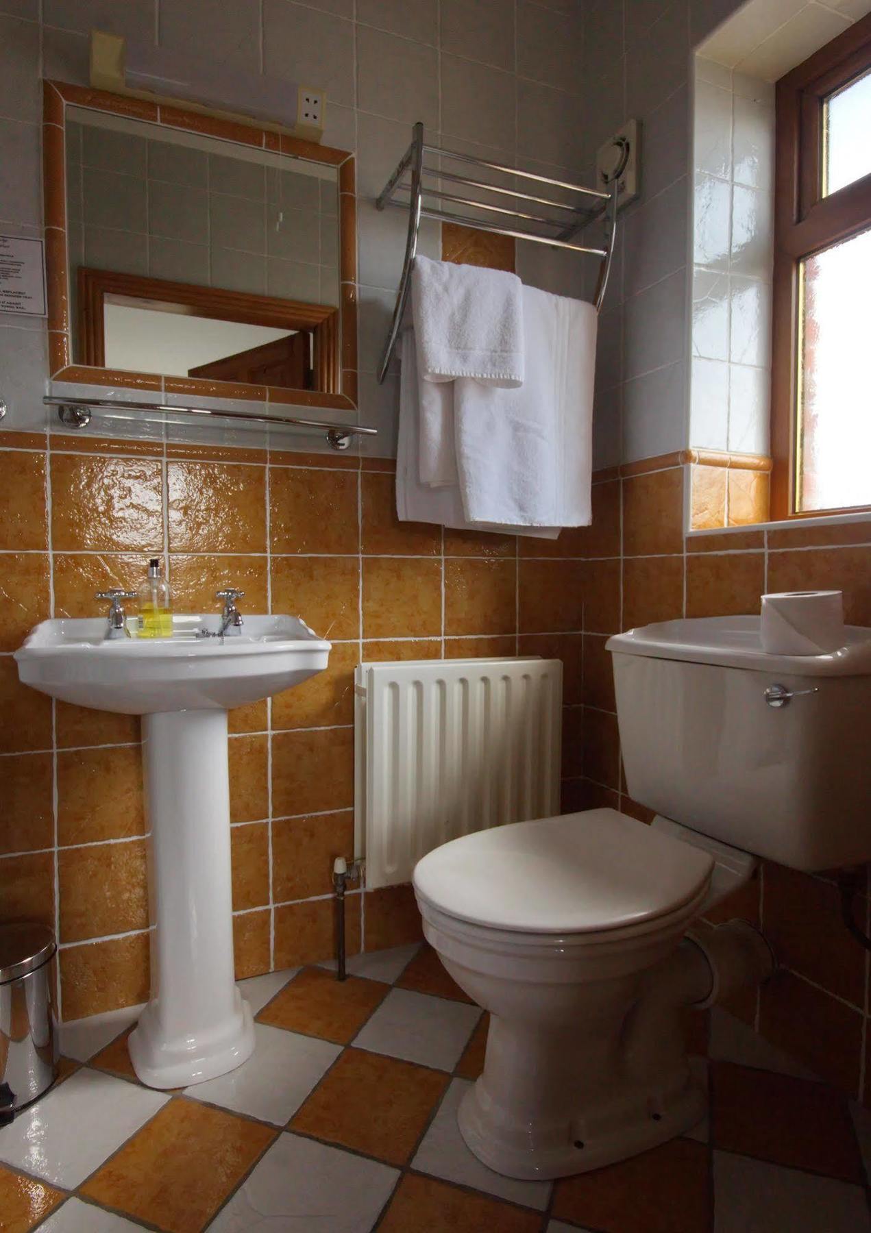 Oranhill Lodge Guesthouse Оранмор Екстериор снимка