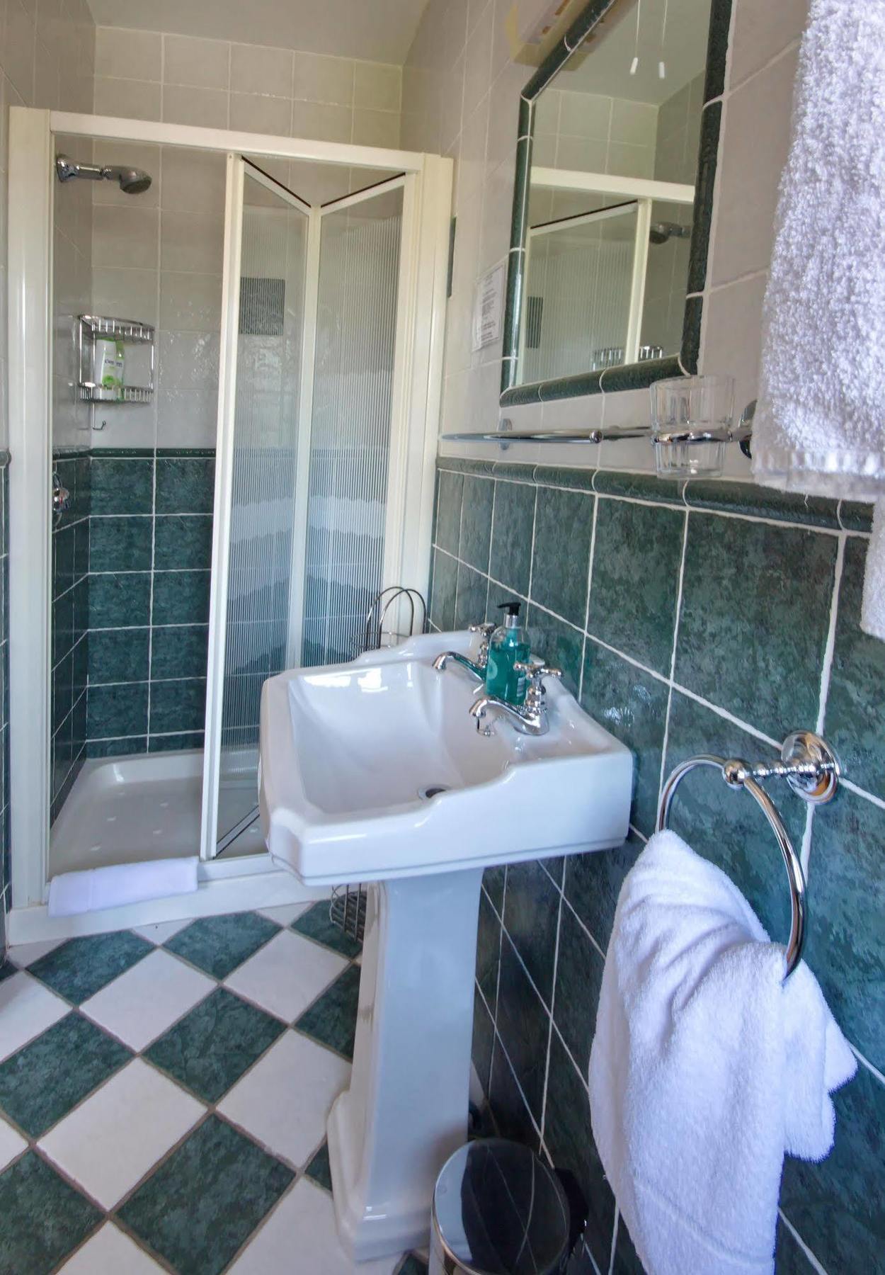 Oranhill Lodge Guesthouse Оранмор Екстериор снимка